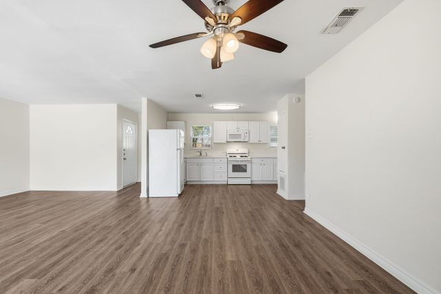 1013 Casa Drive, Mesquite, TX 75149