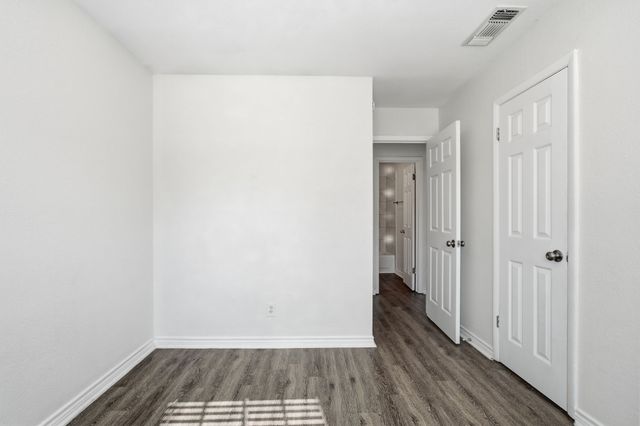 1013 Casa Drive, Mesquite, TX 75149