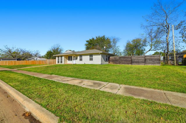 1013 Casa Drive, Mesquite, TX 75149