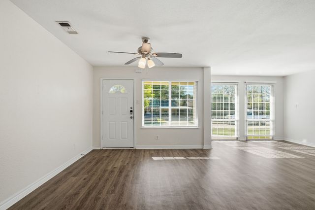 1013 Casa Drive, Mesquite, TX 75149