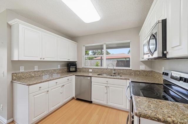 6261 NW 38TH Drive, Coral Springs, FL 33067