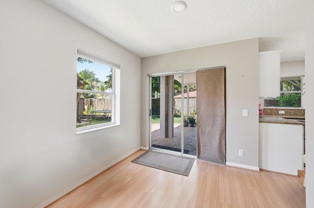 6261 NW 38TH Drive, Coral Springs, FL 33067
