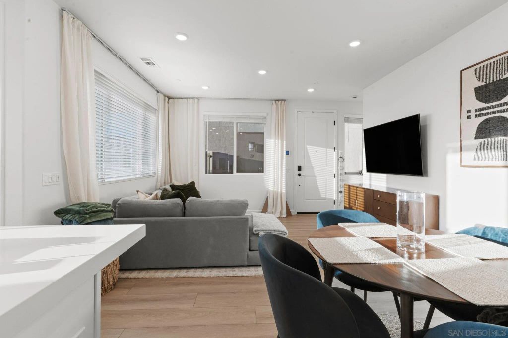 2158 Tributary Dr 1, Chula Vista, CA 91913