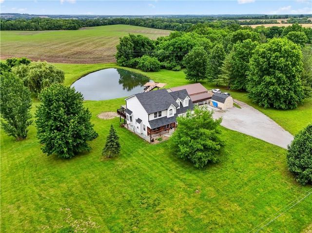 410 E Neil Chiles Road, Buckner, MO 64016
