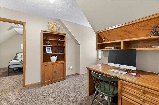410 E Neil Chiles Road, Buckner, MO 64016
