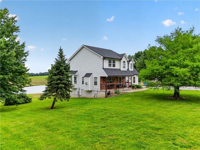 410 E Neil Chiles Road, Buckner, MO 64016