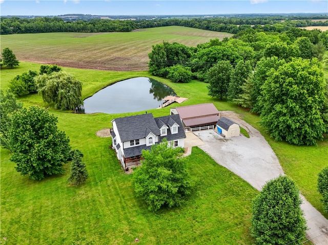 410 E Neil Chiles Road, Buckner, MO 64016