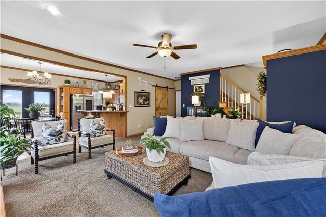 410 E Neil Chiles Road, Buckner, MO 64016