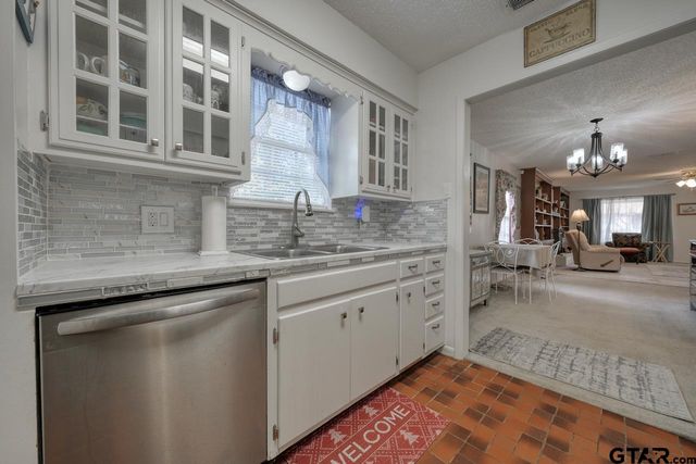 1210 Chateau Lane, Hideaway, TX 75771