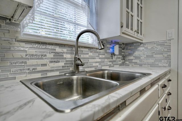 1210 Chateau Lane, Hideaway, TX 75771