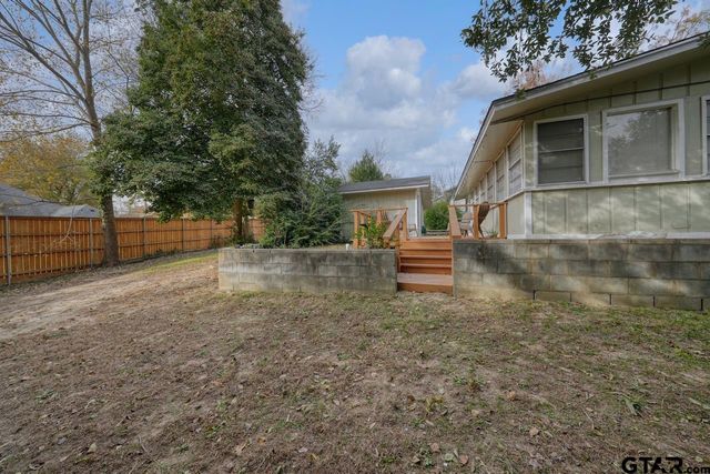 1210 Chateau Lane, Hideaway, TX 75771