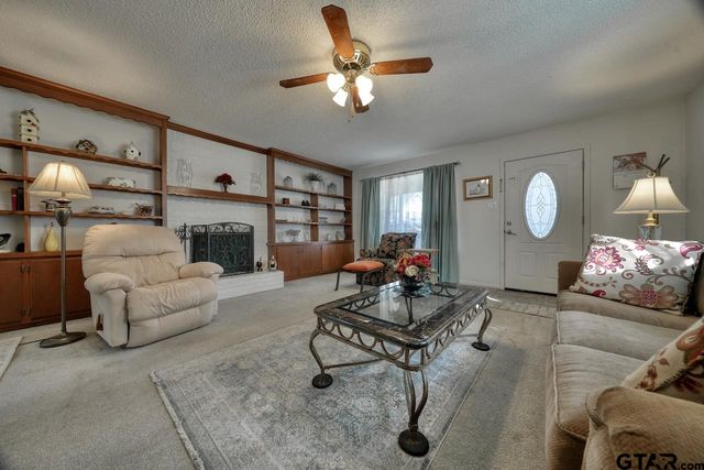 1210 Chateau Lane, Hideaway, TX 75771