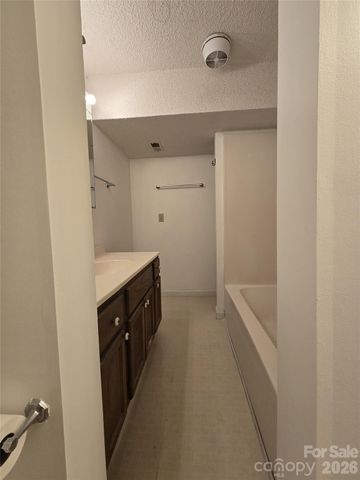 8 Shadywood Circle, Asheville, NC 28803