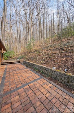 8 Shadywood Circle, Asheville, NC 28803