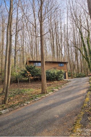 8 Shadywood Circle, Asheville, NC 28803