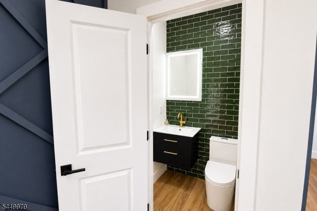 6 Henoch Ave, Clifton City, NJ 07013