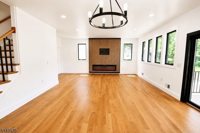 6 Henoch Ave, Clifton City, NJ 07013
