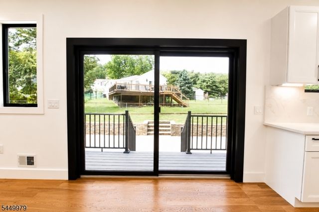 6 Henoch Ave, Clifton City, NJ 07013