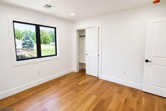 6 Henoch Ave, Clifton City, NJ 07013