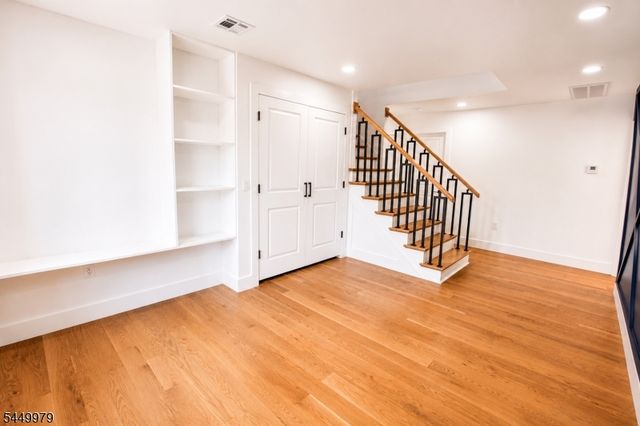 6 Henoch Ave, Clifton City, NJ 07013