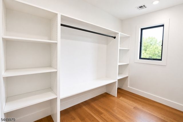 6 Henoch Ave, Clifton City, NJ 07013