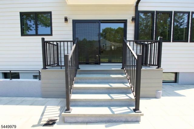 6 Henoch Ave, Clifton City, NJ 07013