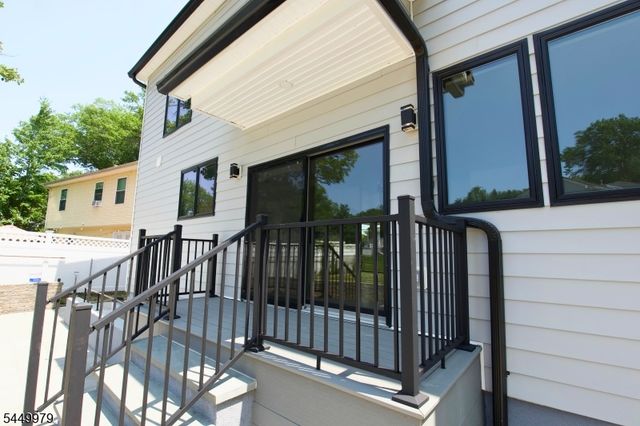 6 Henoch Ave, Clifton City, NJ 07013