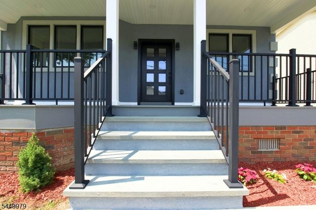 6 Henoch Ave, Clifton City, NJ 07013