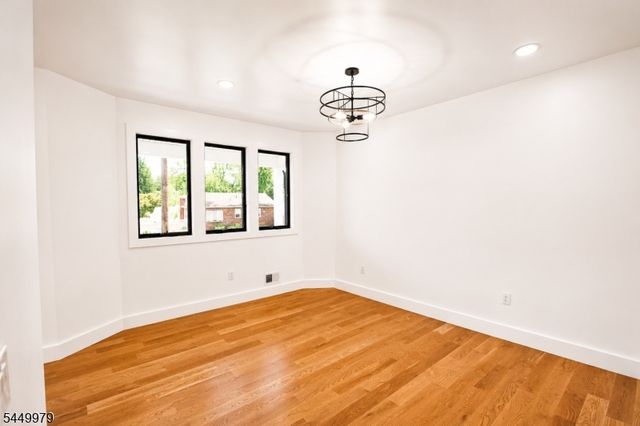 6 Henoch Ave, Clifton City, NJ 07013