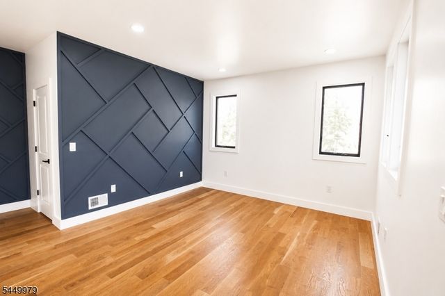 6 Henoch Ave, Clifton City, NJ 07013