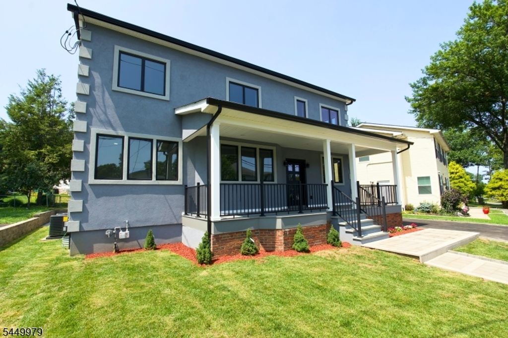 6 Henoch Ave, Clifton City, NJ 07013