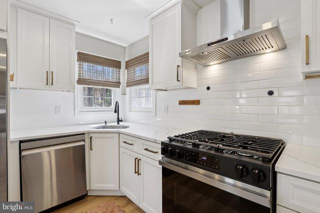 351 MERRICK RD, Robbinsville, NJ 08691