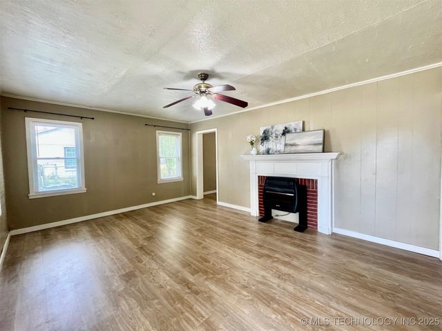 401 N Orphan Street, Pryor, OK 74361