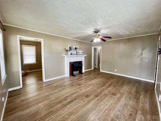 401 N Orphan Street, Pryor, OK 74361