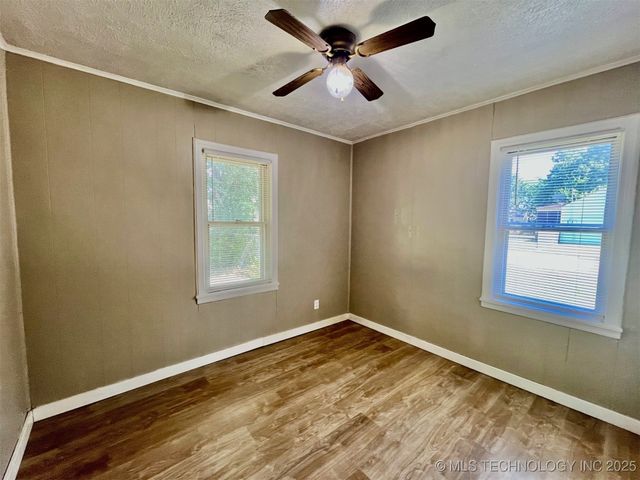 401 N Orphan Street, Pryor, OK 74361