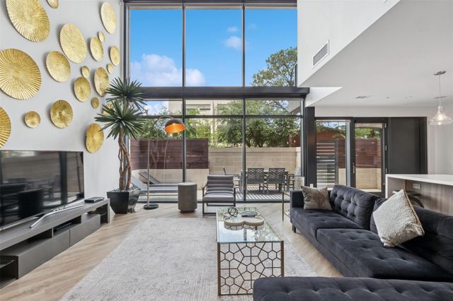 3333 Lake Street 21F, Houston, TX 77098