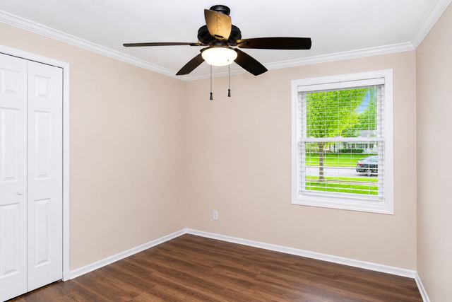 817 Stamford Court, Schaumburg, IL 60193