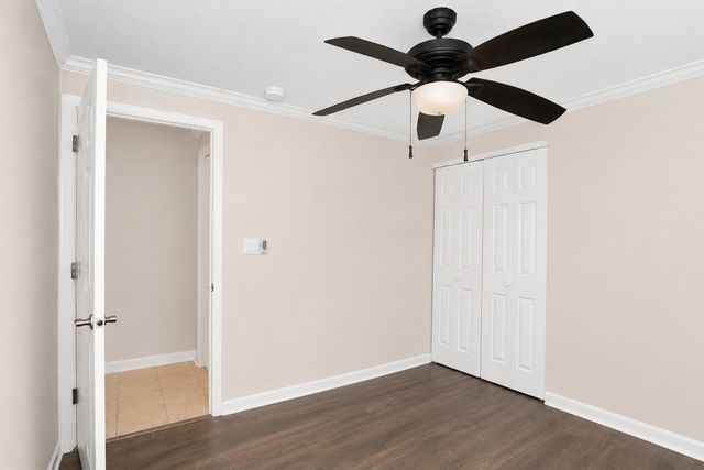 817 Stamford Court, Schaumburg, IL 60193