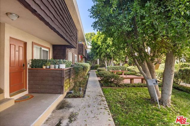 5400 Newcastle Avenue 66, Encino, CA 91316