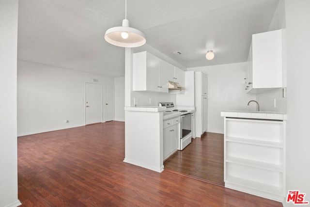 5400 Newcastle Avenue 66, Encino, CA 91316