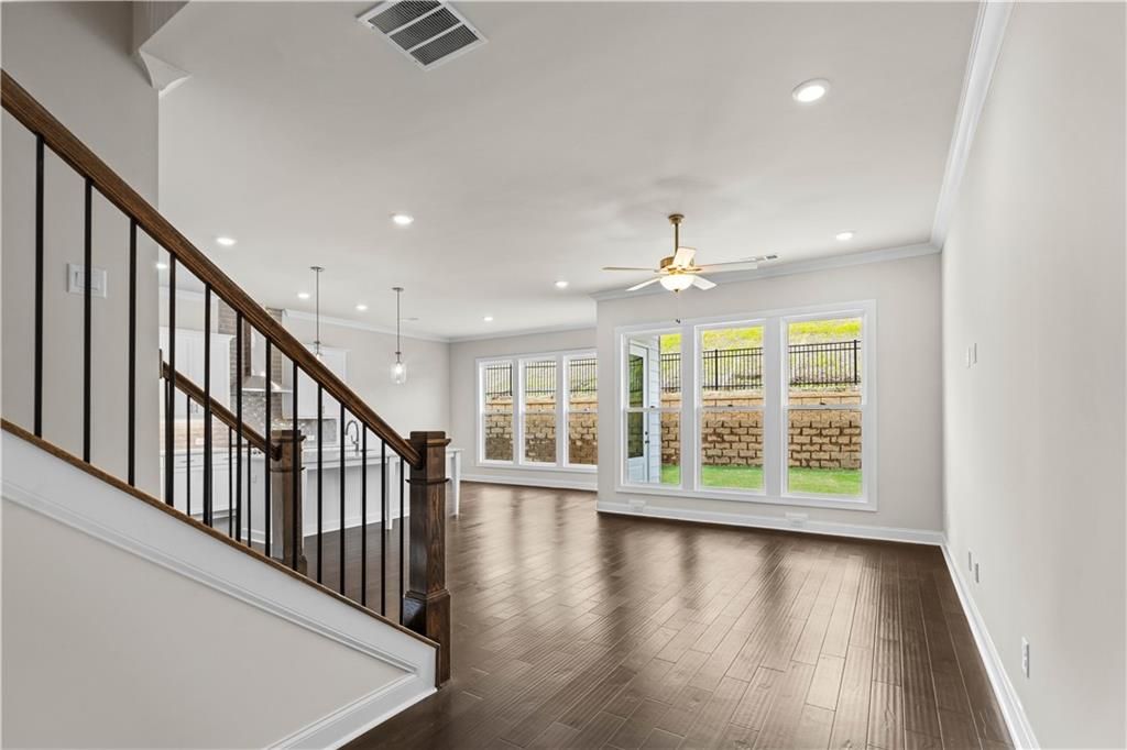 Image 10 of property listing at 651 Summitt Hill Way, Cumming, GA 30040