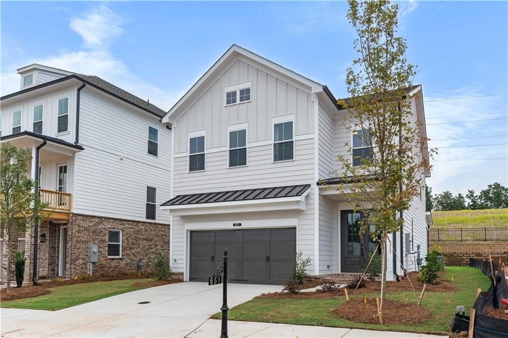 Image 2 of property listing at 651 Summitt Hill Way, Cumming, GA 30040