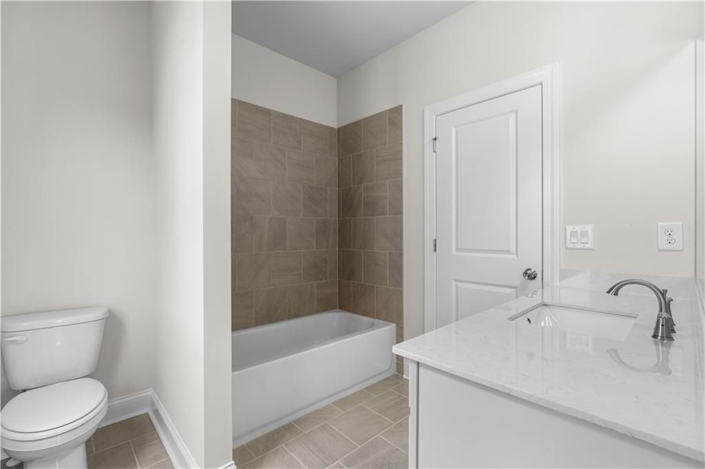 Image 31 of property listing at 651 Summitt Hill Way, Cumming, GA 30040