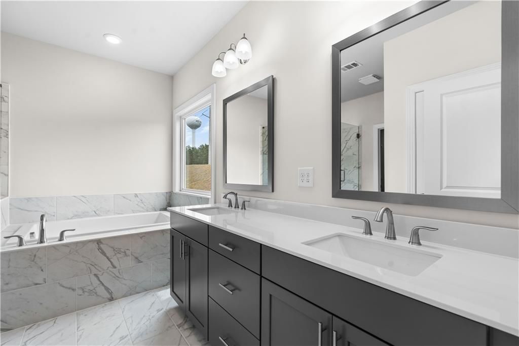 Image 34 of property listing at 651 Summitt Hill Way, Cumming, GA 30040