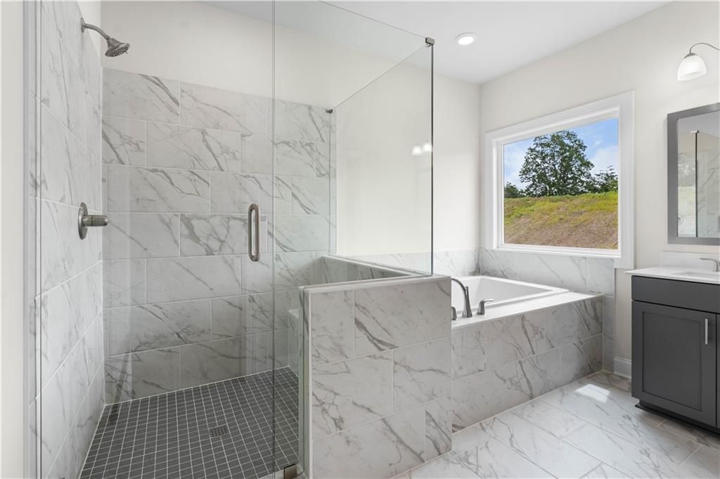 Image 39 of property listing at 651 Summitt Hill Way, Cumming, GA 30040