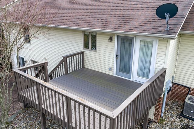 1389 N Milburn Square NE, Bolivar, OH 44612