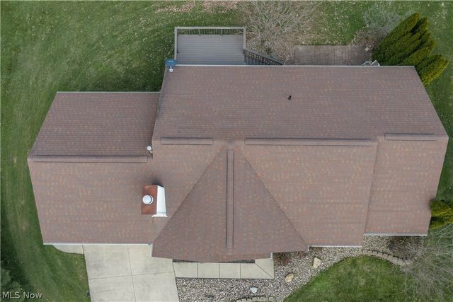 1389 N Milburn Square NE, Bolivar, OH 44612