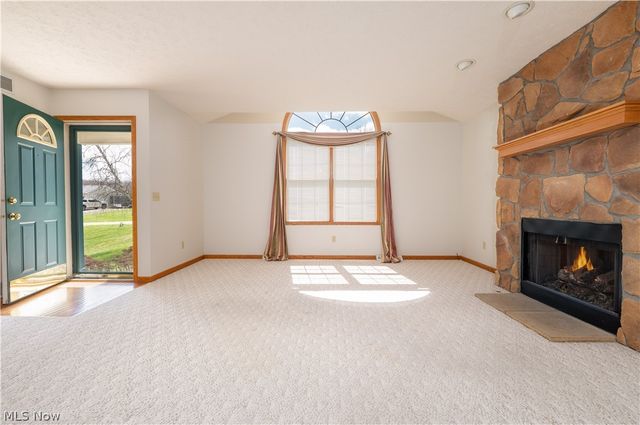 1389 N Milburn Square NE, Bolivar, OH 44612