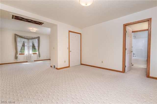 1389 N Milburn Square NE, Bolivar, OH 44612