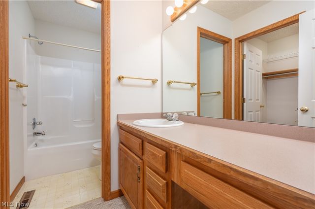 1389 N Milburn Square NE, Bolivar, OH 44612